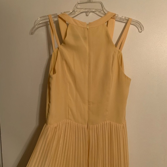 Long pleated yellow French Connection dress - Picture 5 of 6